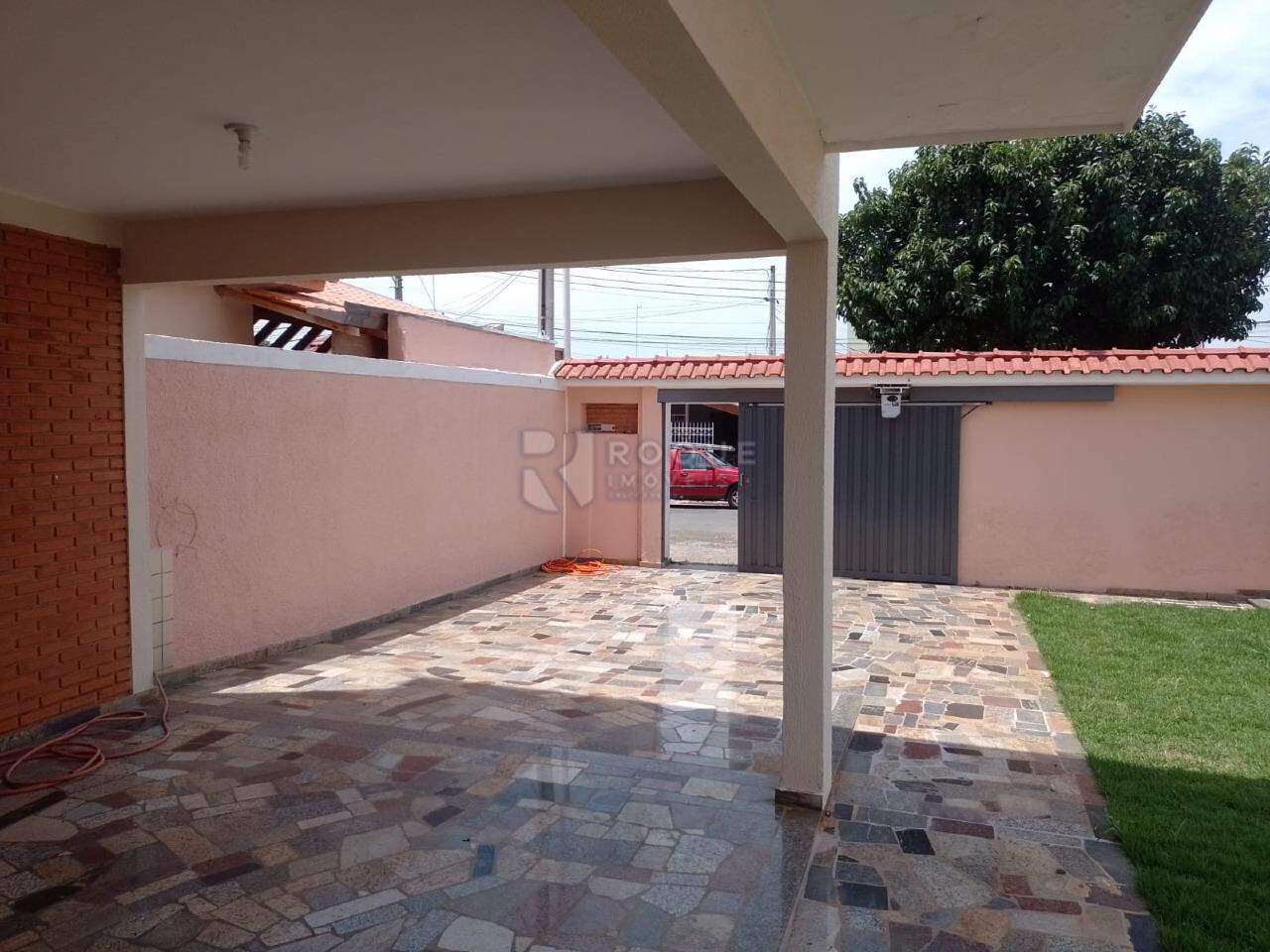 Casa Residencial para aluguel no bairro Jardim Ouro Verde: Quintal frente
