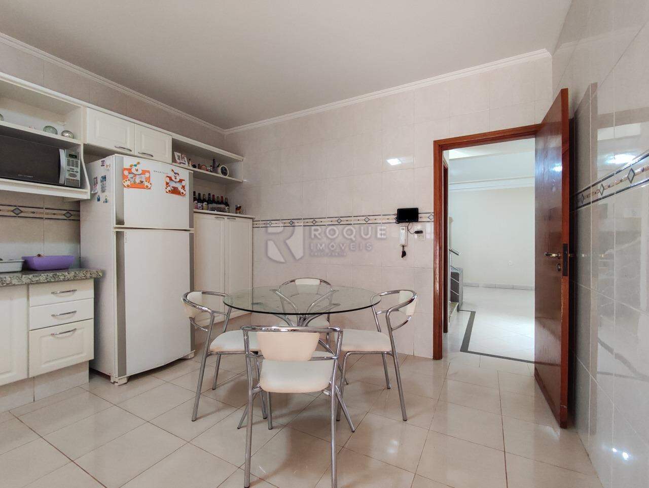 Casa Residencial à venda no bairro Jardim Alcides Modenez: COZINHA