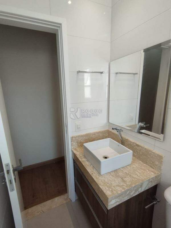 Apartamento à venda no bairro Vila Queiroz: 