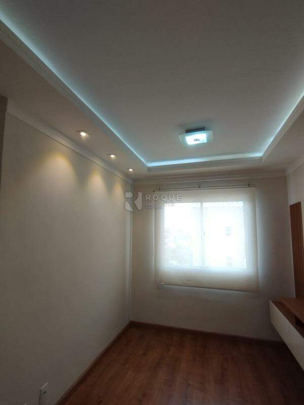 Apartamento à venda no bairro Vila Queiroz: 