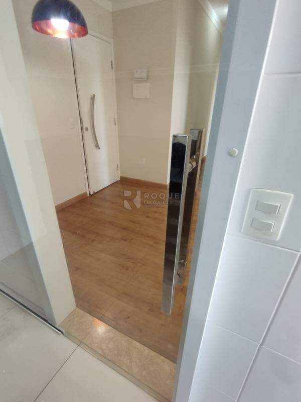 Apartamento à venda no bairro Vila Queiroz: 