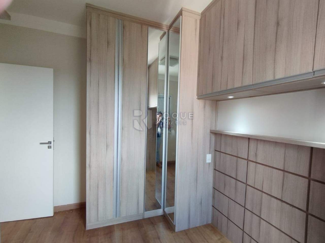 Apartamento à venda no bairro Vila Queiroz: 