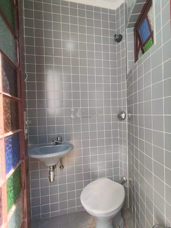 Casa Residencial para aluguel no bairro Vila Cristovam: Lavabo