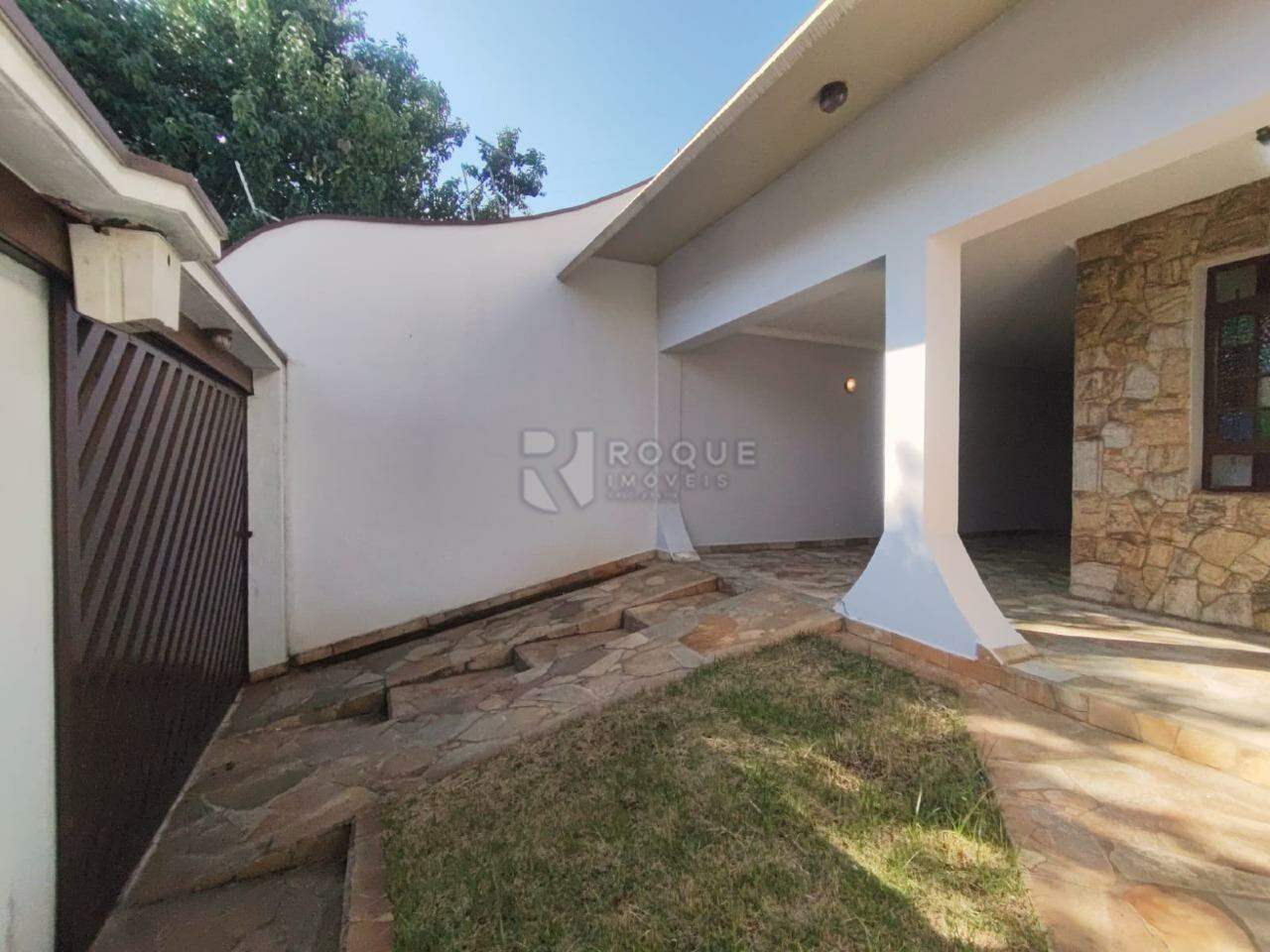 Casa Residencial para aluguel no bairro Vila Cristovam: Quintal