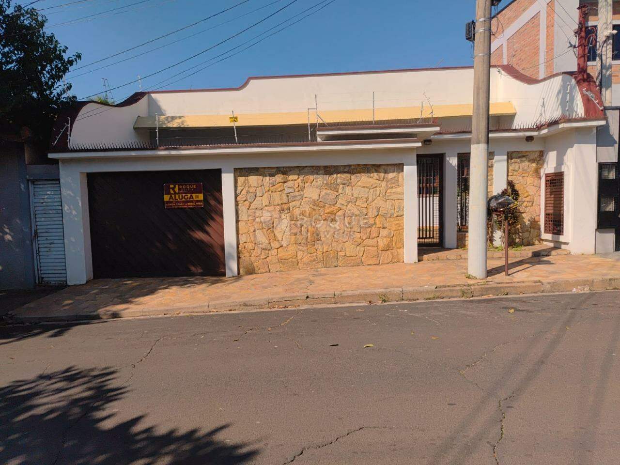 Casa Residencial para aluguel no bairro Vila Cristovam: Fachada