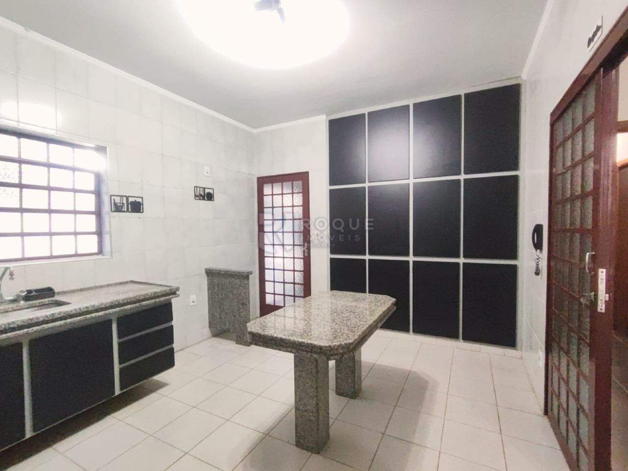 Casa Residencial para aluguel no bairro Vila Cristovam: Cozinha