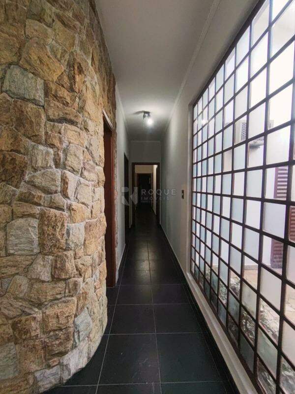 Casa Residencial para aluguel no bairro Vila Cristovam: Hall