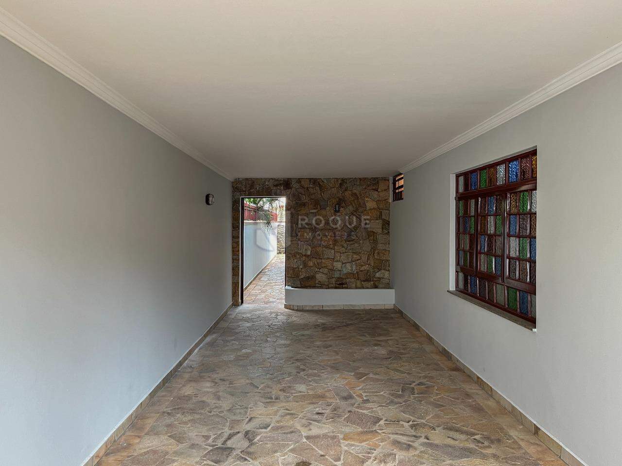 Casa Residencial para aluguel no bairro Vila Cristovam: Garagem 