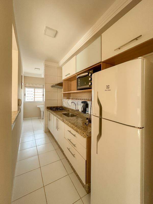 Apartamento para aluguel no bairro Chácaras Antonieta: Cozinha