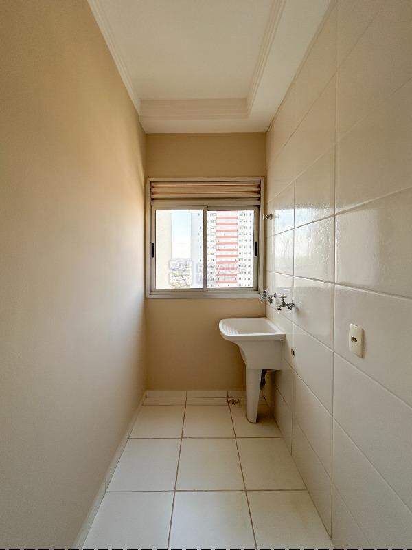 Apartamento para aluguel no bairro Chácaras Antonieta: Área de serviço 