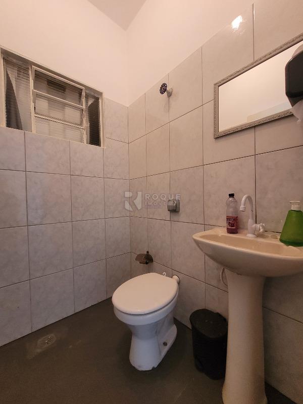 Salão para aluguel no bairro Jardim Gustavo Picinini: WC