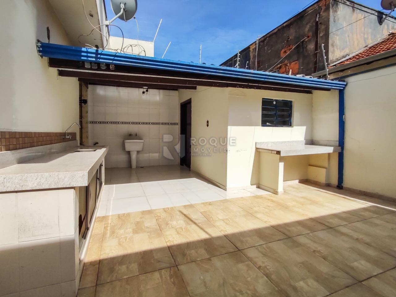 Casa Residencial à venda no bairro Vila Cristovam: ÁREA DE SERVIÇO