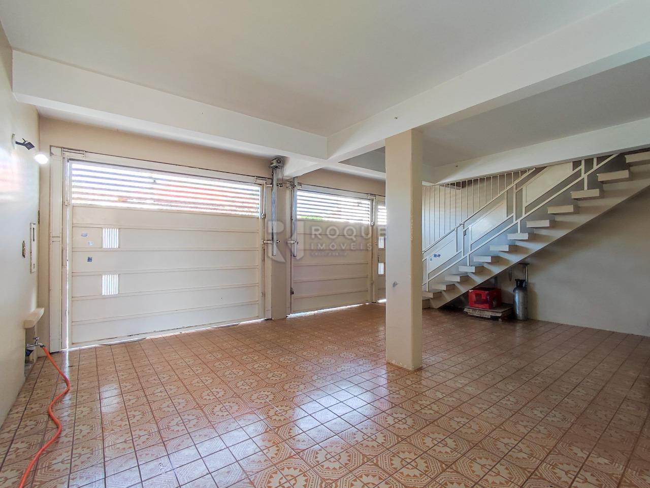 Casa Residencial à venda no bairro Vila Cristovam: GARAGEM