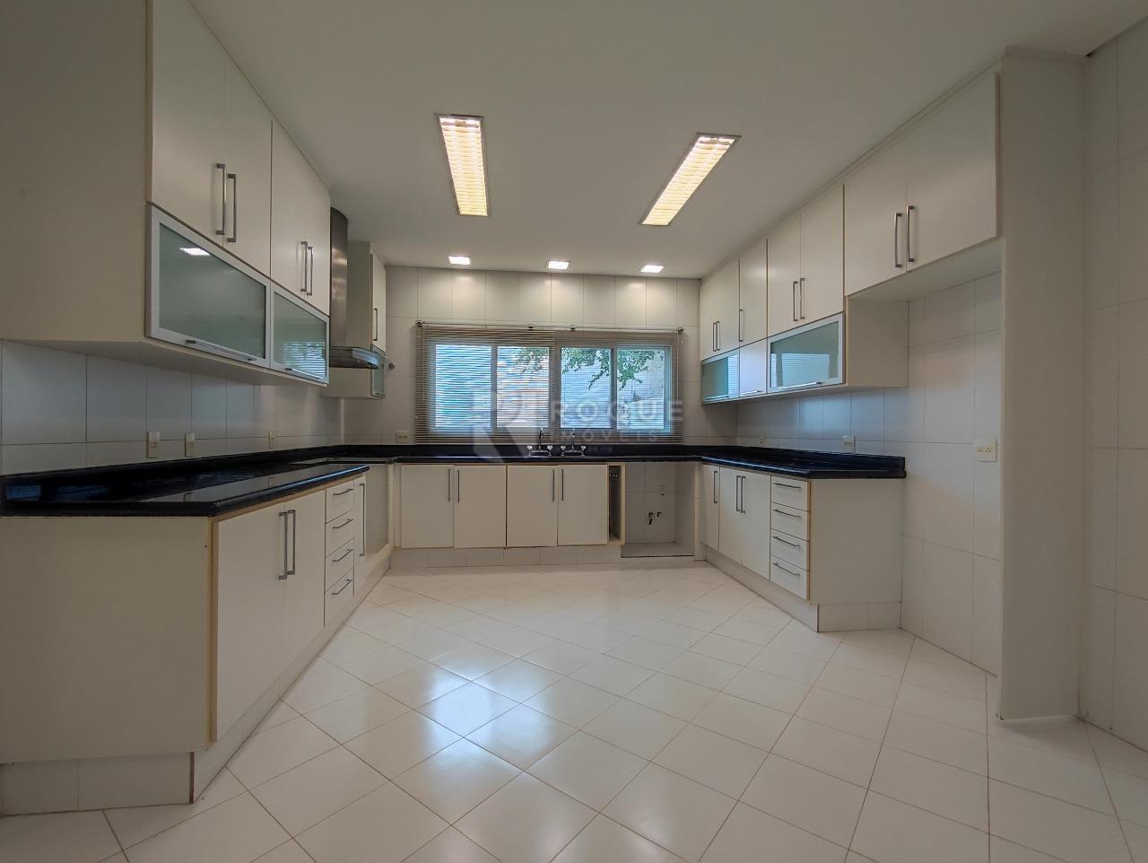 Casa em condomínio à venda no bairro Jardim Itapoã: COZINHA