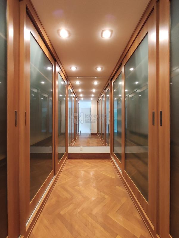 Casa em condomínio à venda no bairro Jardim Itapoã: CLOSET SUÍTE MASTER