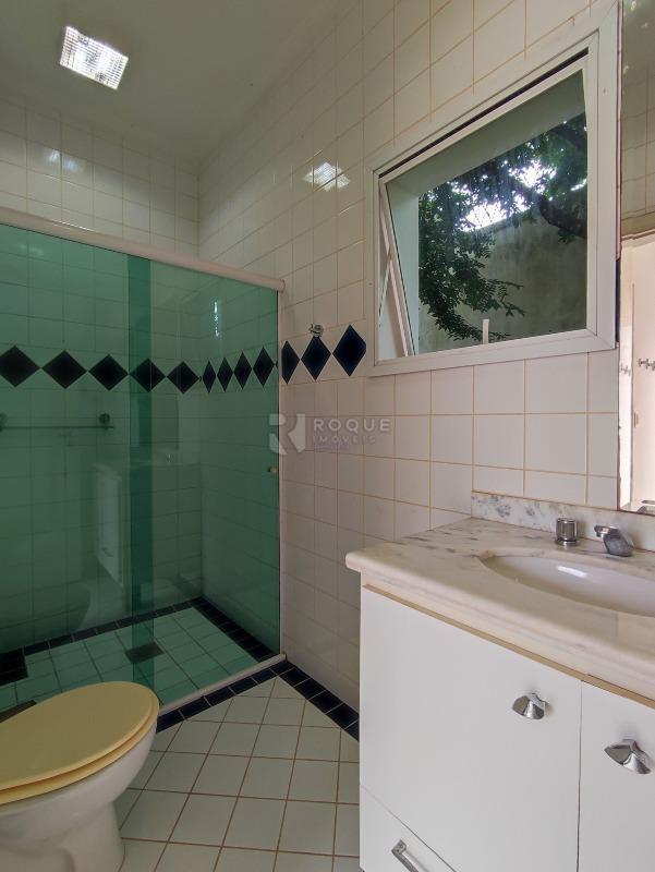 Casa em condomínio à venda no bairro Jardim Itapoã: BANHEIRO SOCIAL