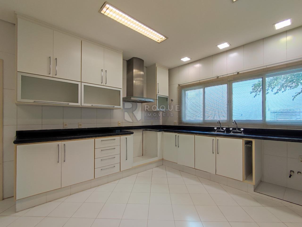 Casa em condomínio à venda no bairro Jardim Itapoã: COZINHA