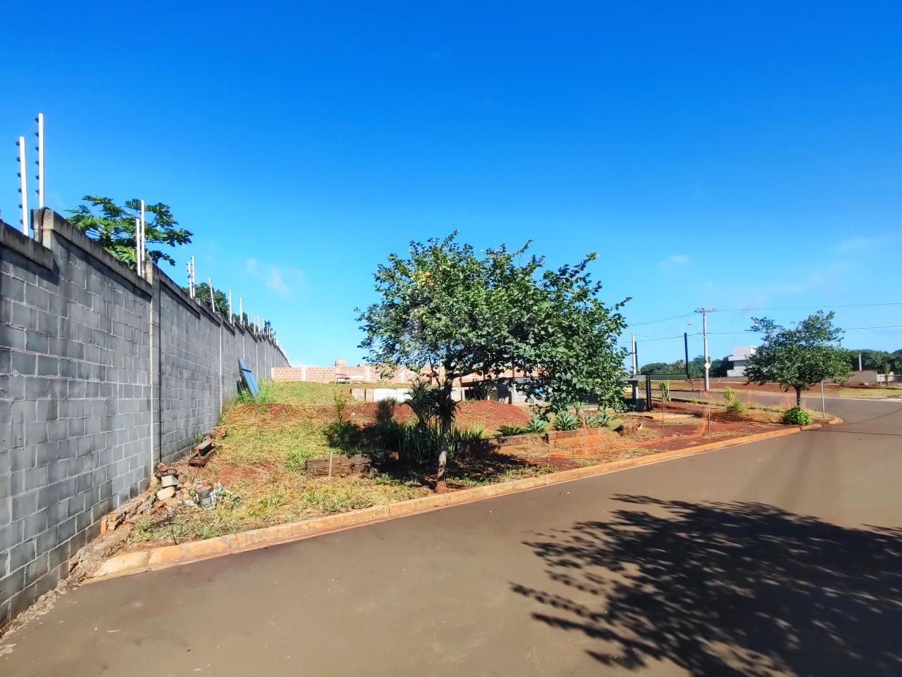 Terreno em condomínio à venda no bairro Residencial Florisa: 