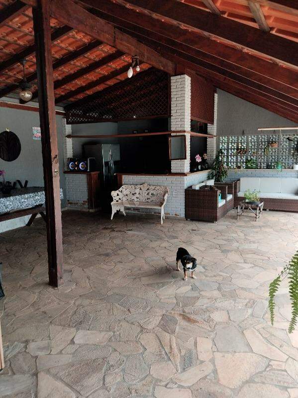 Chácara à venda no bairro Bairro dos Pires: