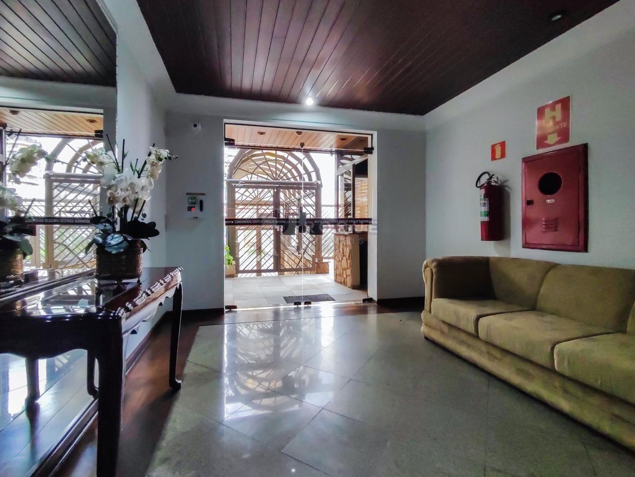 Apartamento à venda no bairro Centro: HALL DO PRÉDIO