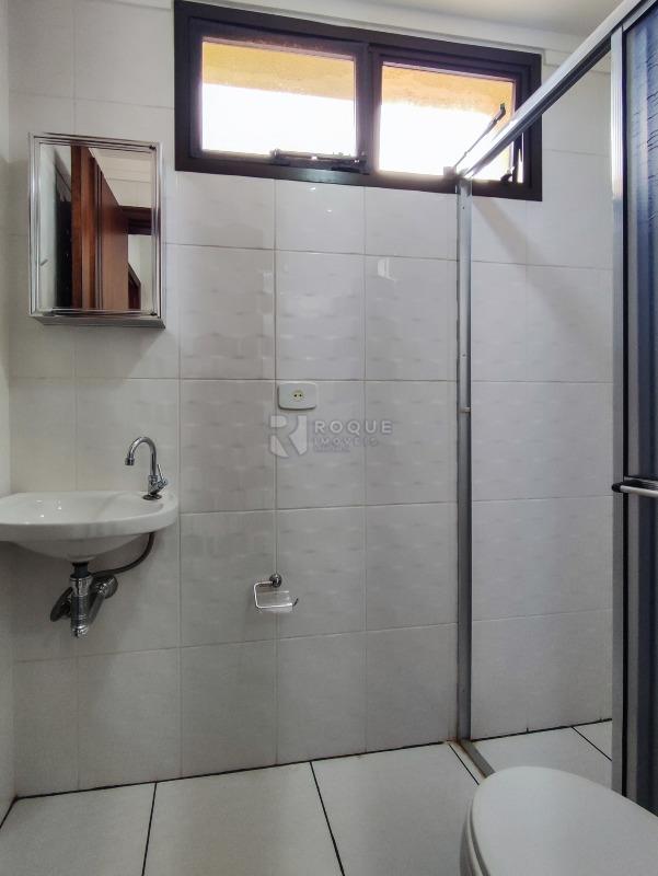 Apartamento à venda no bairro Centro: BANHEIRO EMPREGADA
