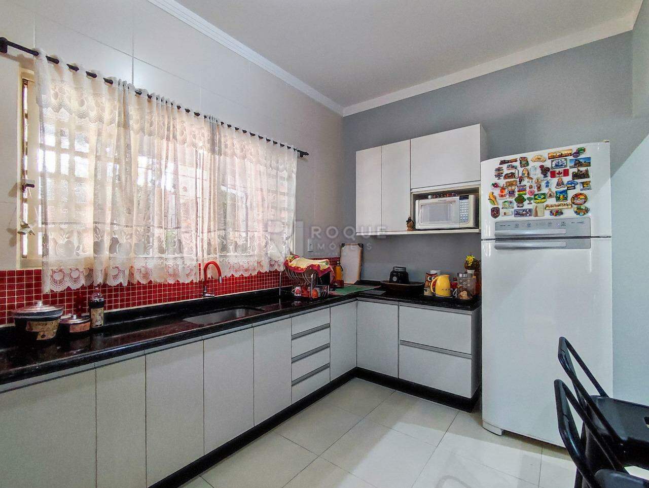 Casa Residencial à venda no bairro Jardim São Lourenço: COZINHA