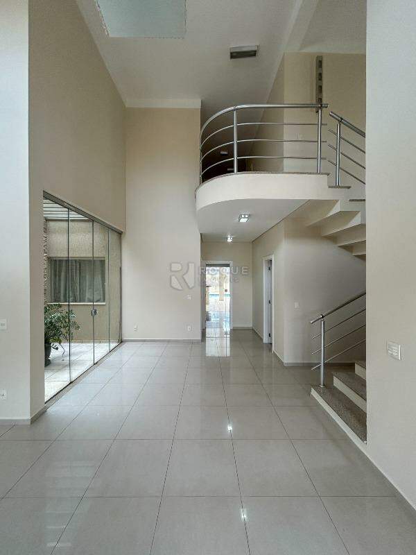 Casa em condomínio para aluguel no bairro Jardim Terras de Santa Elisa: Sala / jardim de inverno