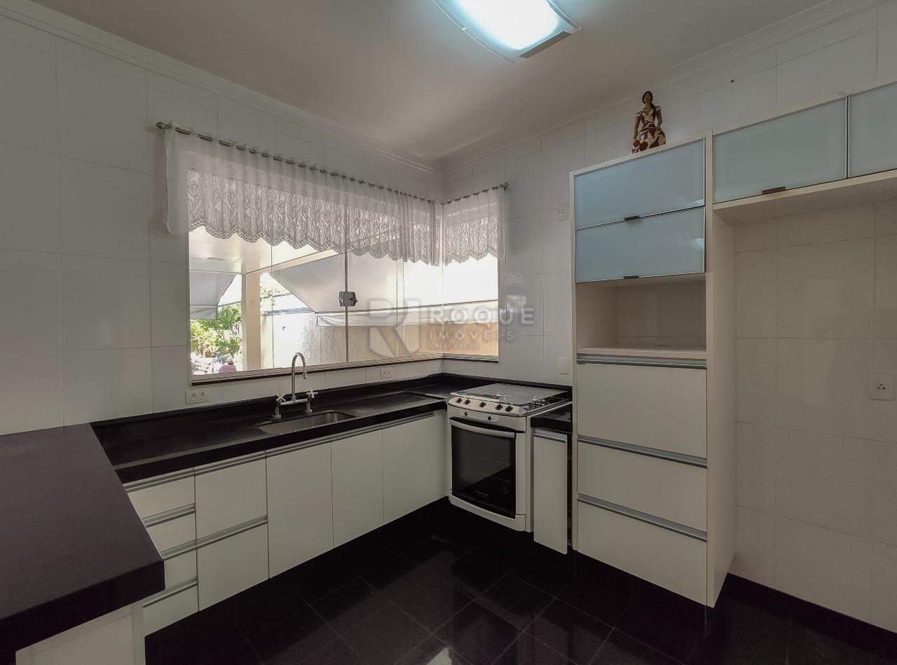 Casa em condomínio para aluguel no bairro Jardim Terras de Santa Elisa: Cozinha 