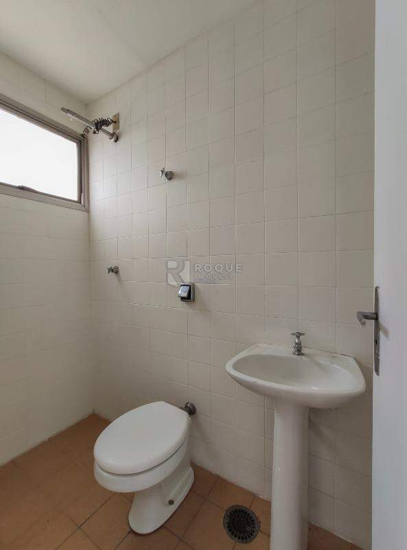 Apartamento para aluguel no bairro Centro: Banheiro de serviço
