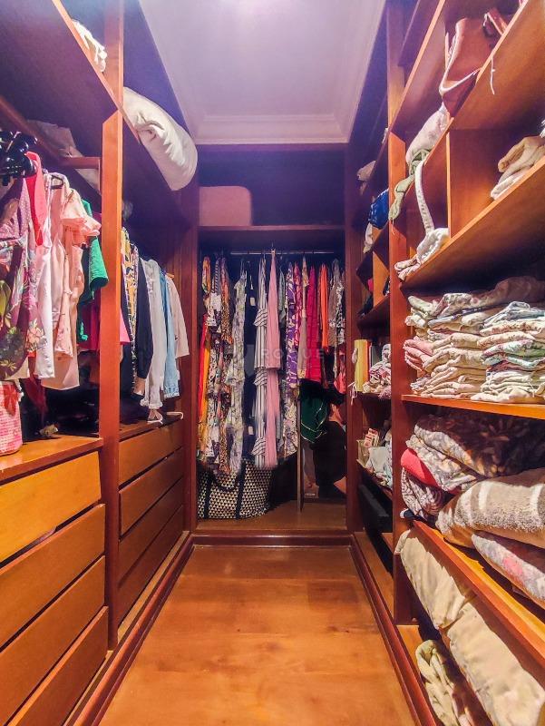 Chácara à venda no bairro Bairro dos Pires de Baixo: CLOSET 1 SUÍTE MASTER