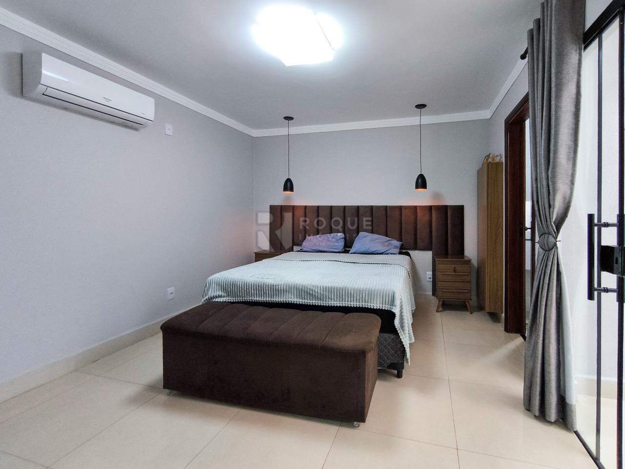 Casa Residencial à venda no bairro Jardim Niza Azevedo Calice: SUÍTE