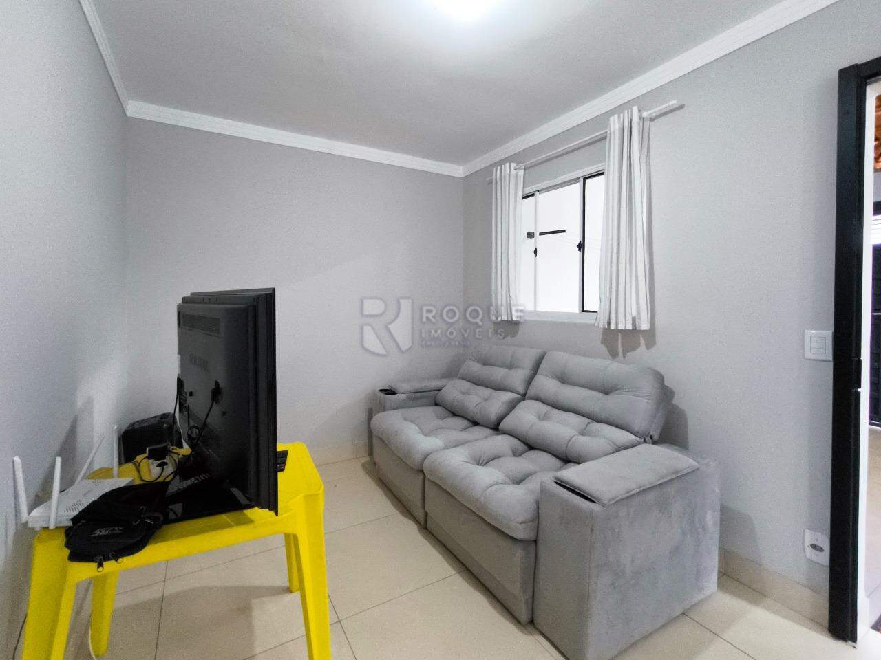 Casa Residencial à venda no bairro Jardim Niza Azevedo Calice: SALA DE ESTAR