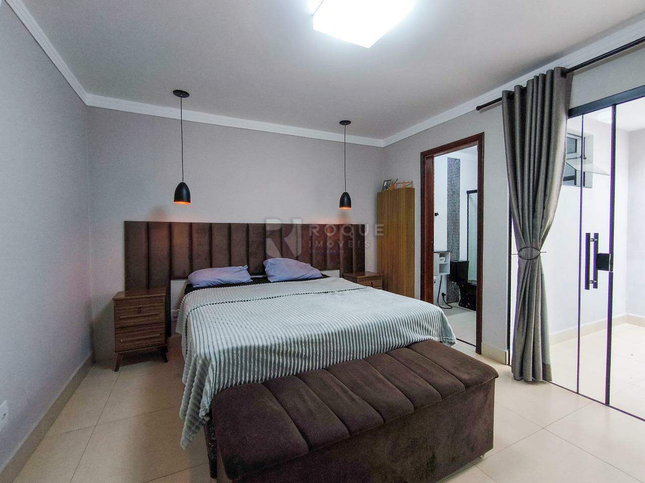 Casa Residencial à venda no bairro Jardim Niza Azevedo Calice: SUÍTE