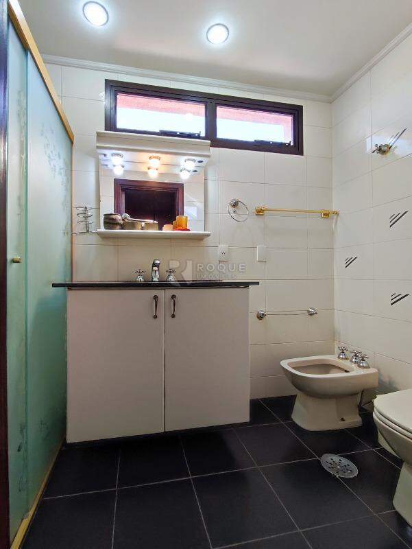 Apartamento à venda no bairro Centro: WC SUÍTE 2