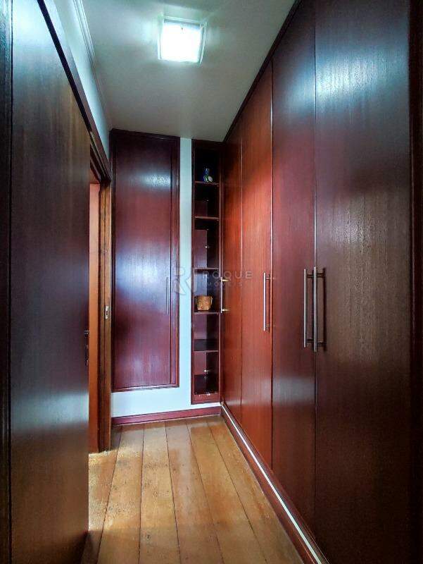 Apartamento à venda no bairro Centro: CLOSET SUÍTE 2