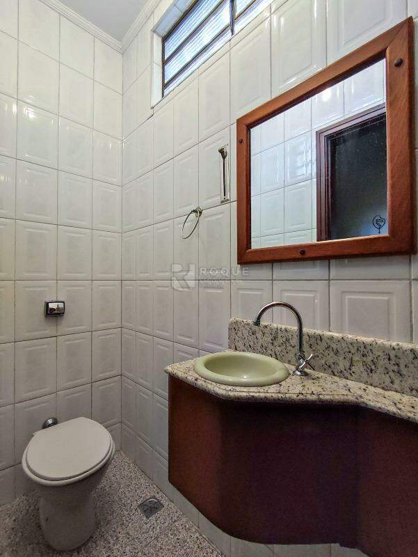 Casa Residencial à venda no bairro Vila Castelar: LAVABO