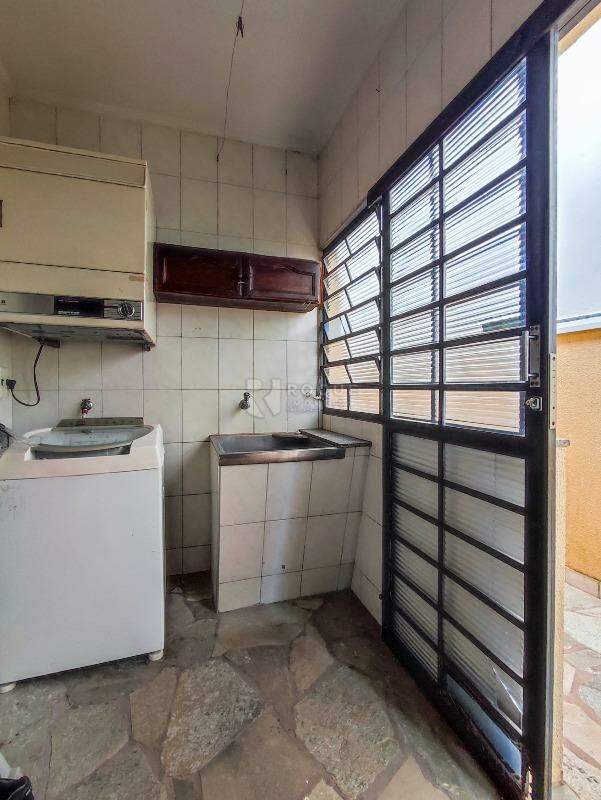 Casa Residencial à venda no bairro Vila Castelar: LAVANDERIA