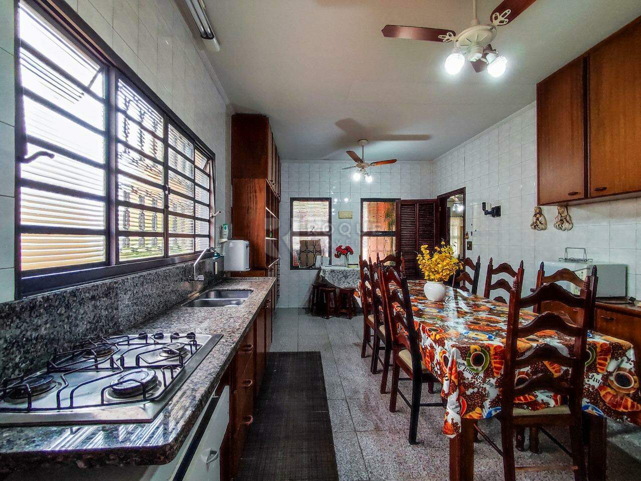 Casa Residencial à venda no bairro Vila Castelar: COZINHA