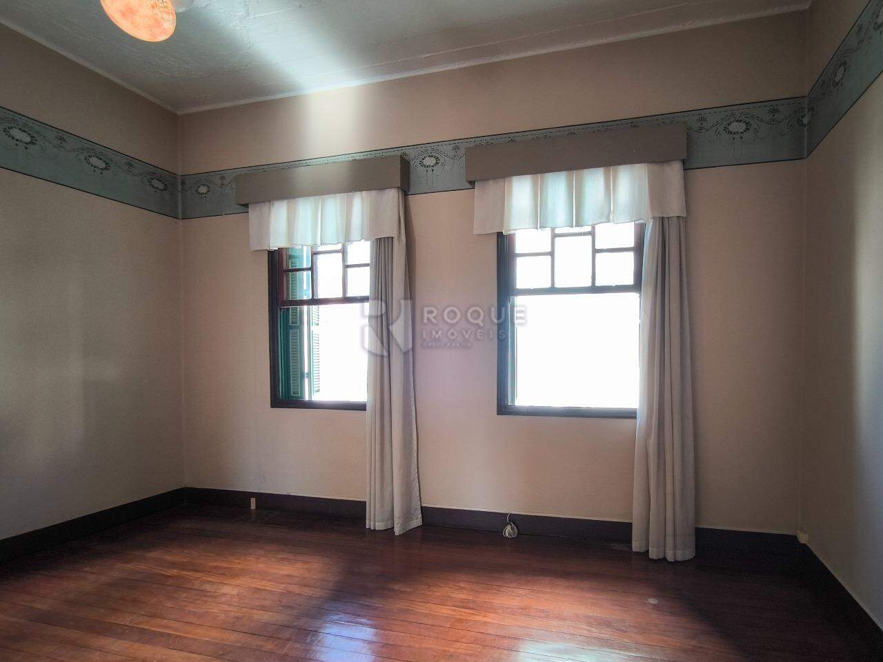 Casa Residencial à venda no bairro Centro: DORMITÓRIO 1