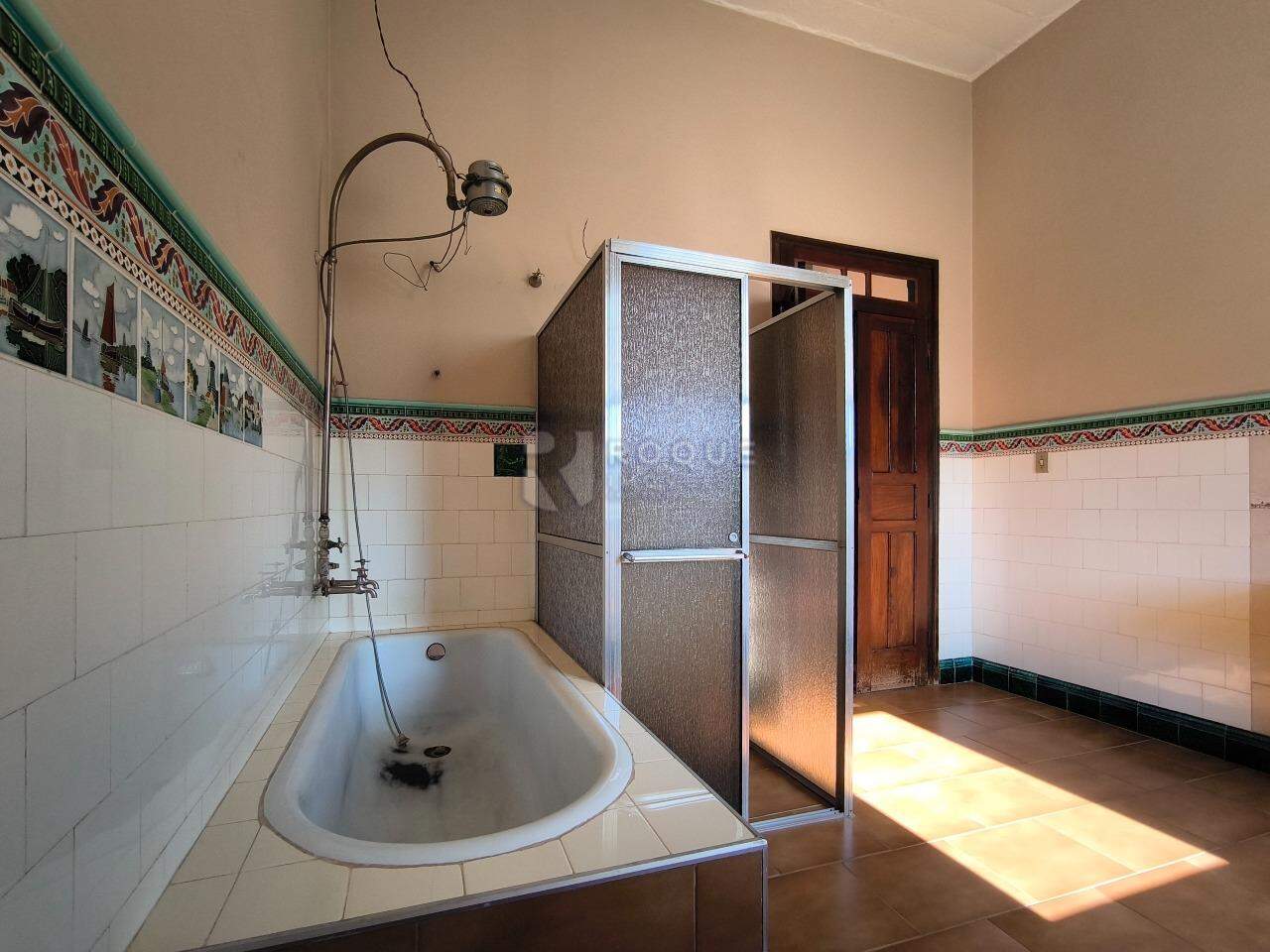 Casa Residencial à venda no bairro Centro: BANHEIRO SOCIAL PISO SUPERIOR