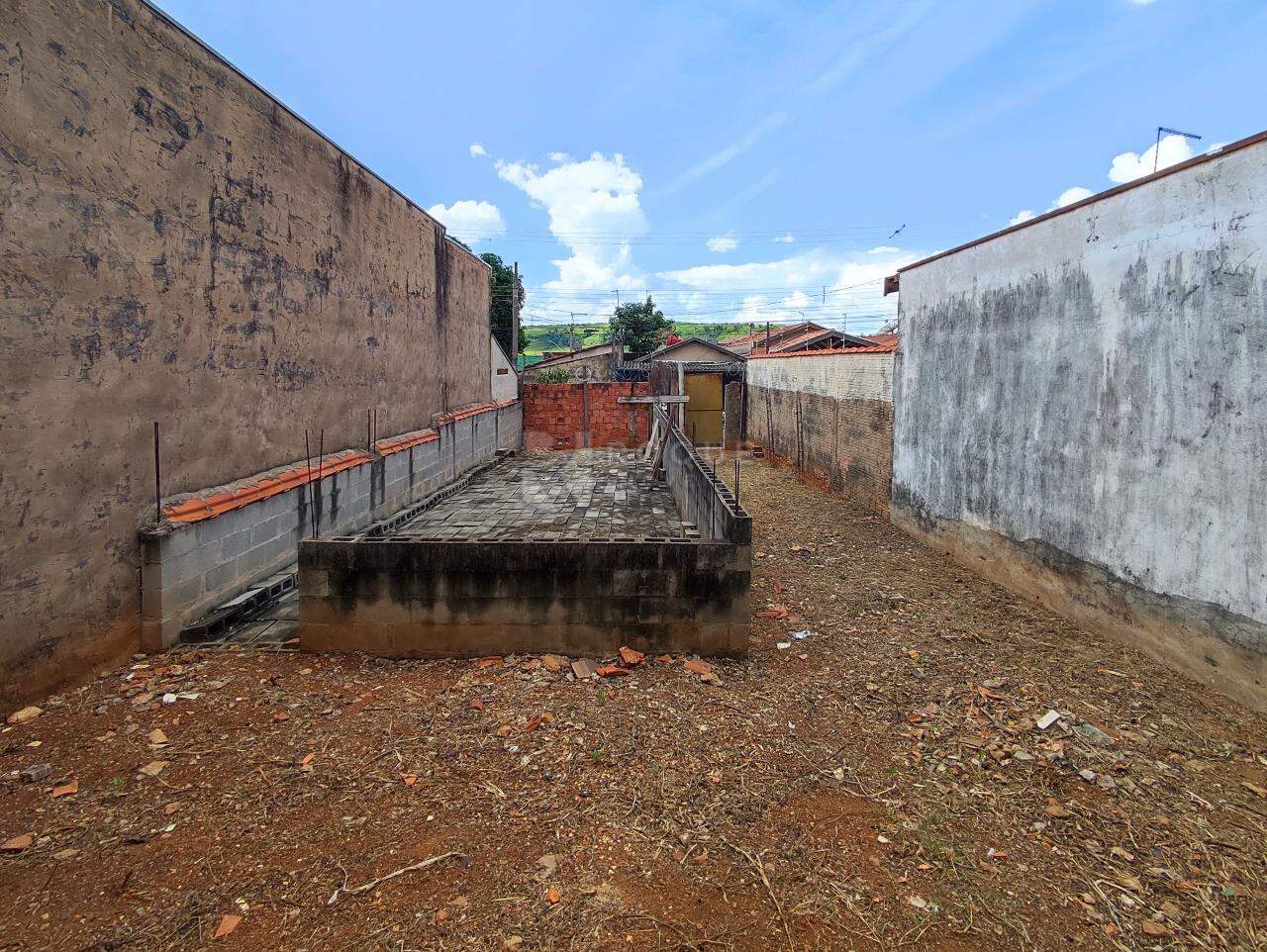 Terreno à venda no bairro Parque Residencial Belinha Ometto: 