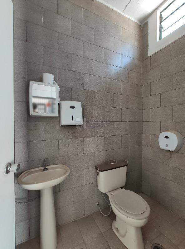 Barracão/Galpão para aluguel no bairro Jardim Glória: WC recepção 