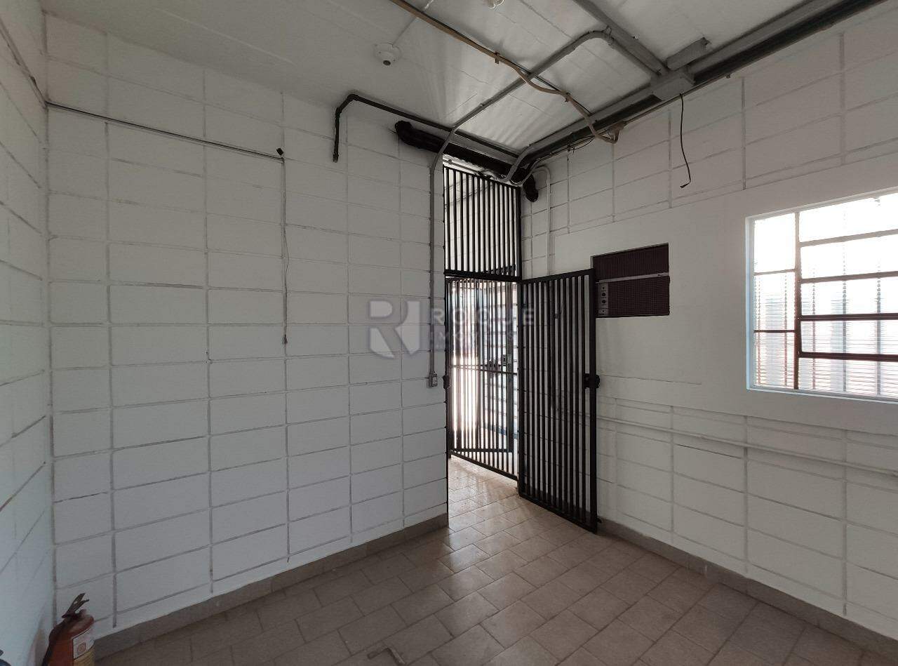 Barracão/Galpão para aluguel no bairro Jardim Glória: Sala 1