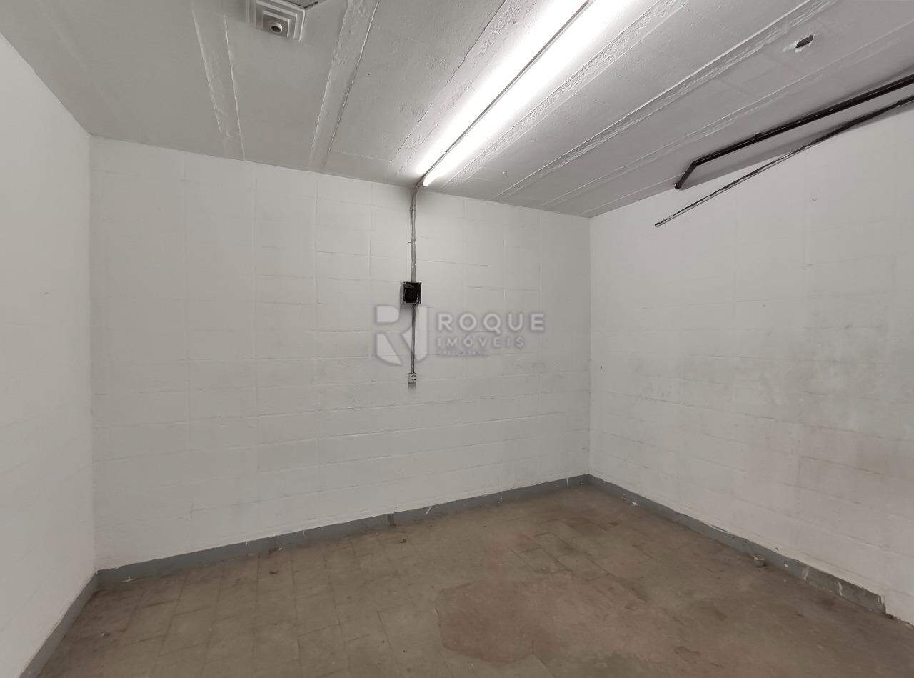 Barracão/Galpão para aluguel no bairro Jardim Glória: Sala 6