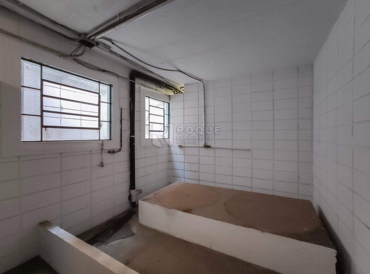 Barracão/Galpão para aluguel no bairro Jardim Glória: Sala 5