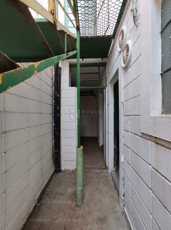 Barracão/Galpão para aluguel no bairro Jardim Glória: Corredor 