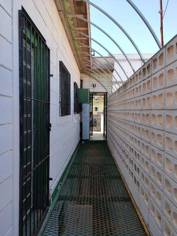 Barracão/Galpão para aluguel no bairro Jardim Glória: Corredor 