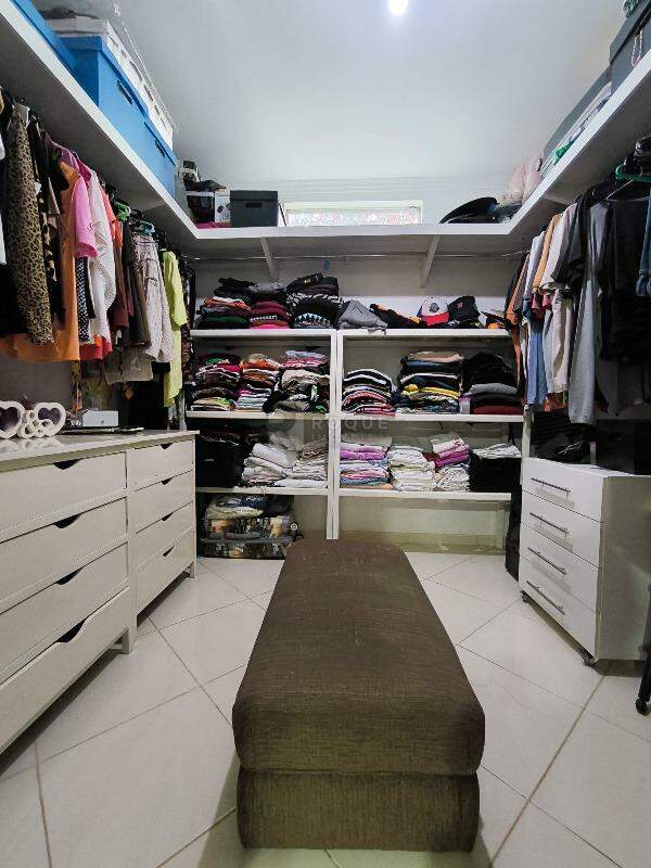 Chácara à venda no bairro Jardim do Lago: CLOSET