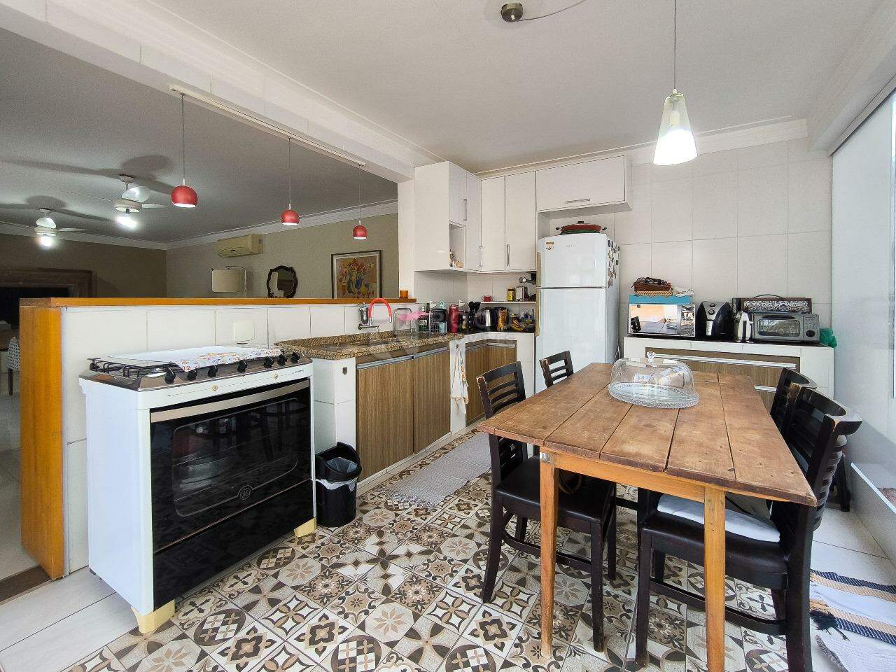 Chácara à venda no bairro Jardim do Lago: COZINHA