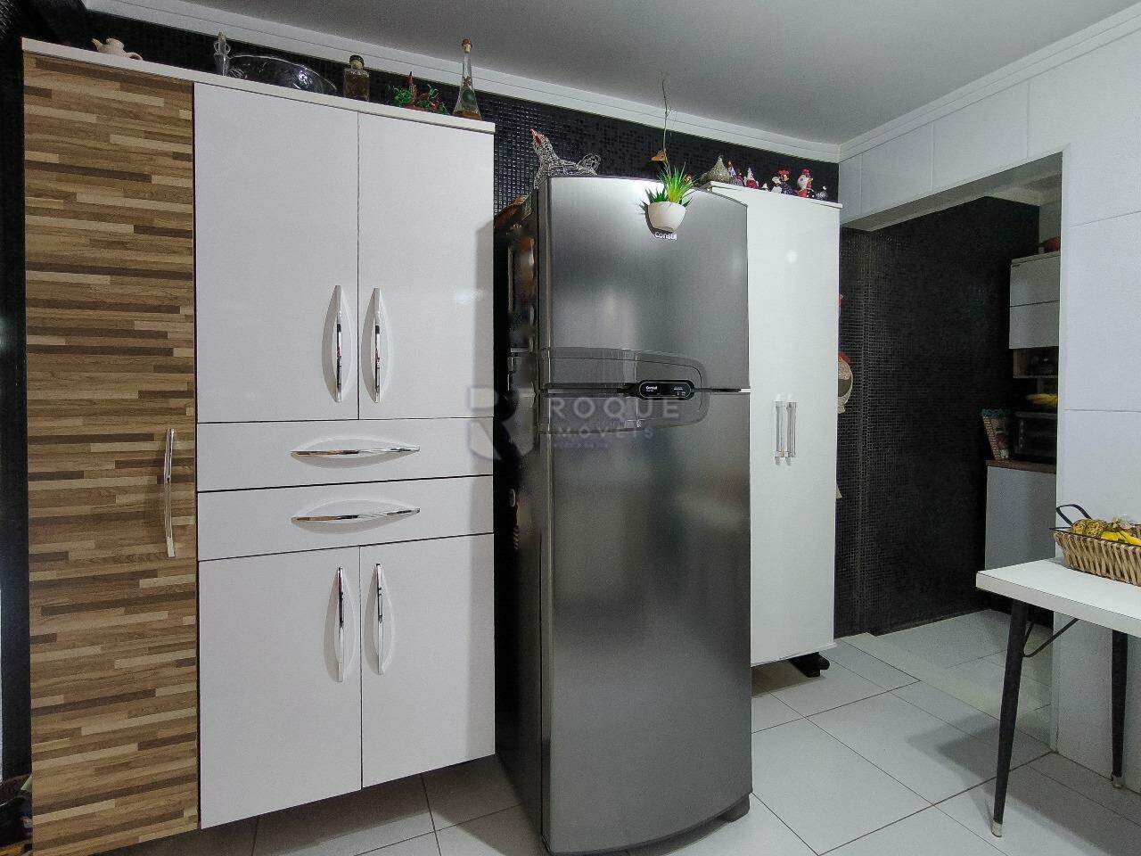 Chácara à venda no bairro Jardim do Lago: COZINHA